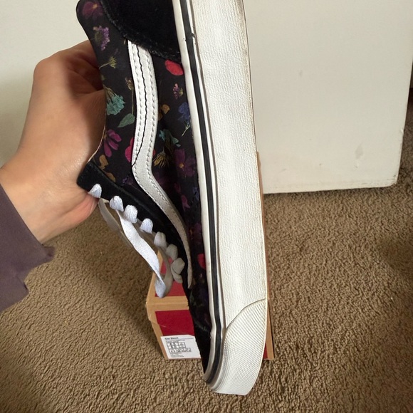 Vans Black Floral Old Skool Sneakers Size 8 - Picture 5 of 11